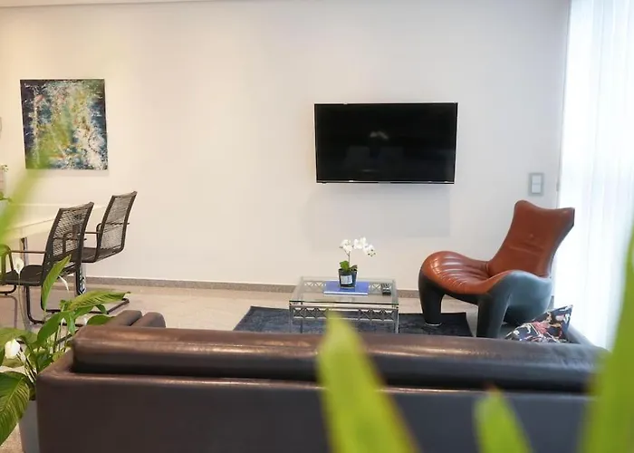 Exklusive Stadtoase Design-Wohnung - Panoramablick